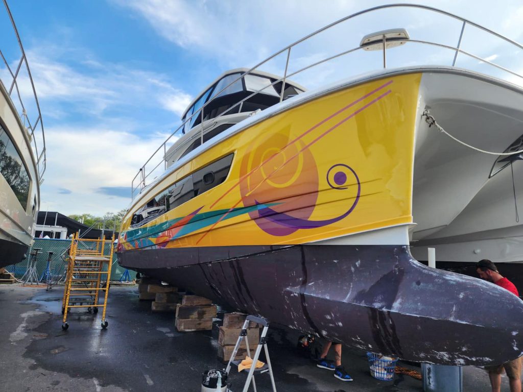 how to maintain boat's paint